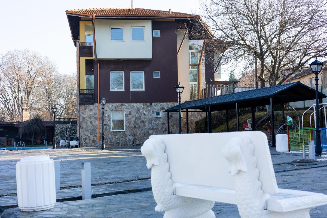 Sea And Mountain Prolesha Exterior photo