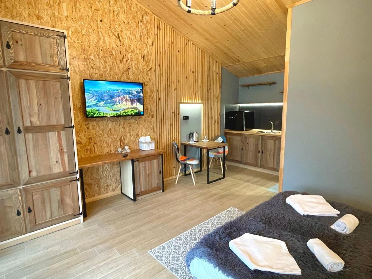 Sea And Mountain Prolesha Exterior photo